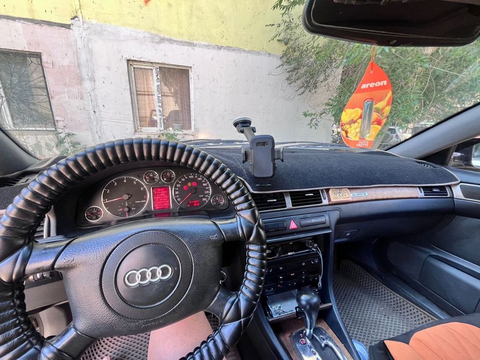 Продам Audi A6 1998 года