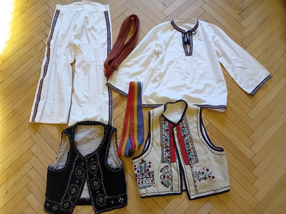 Costum popular traditional vechi baiat