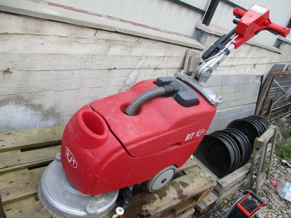 aspirator masina de curatat spalat nilfisk