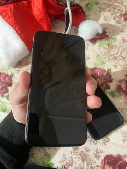 Продам айфон 11 про