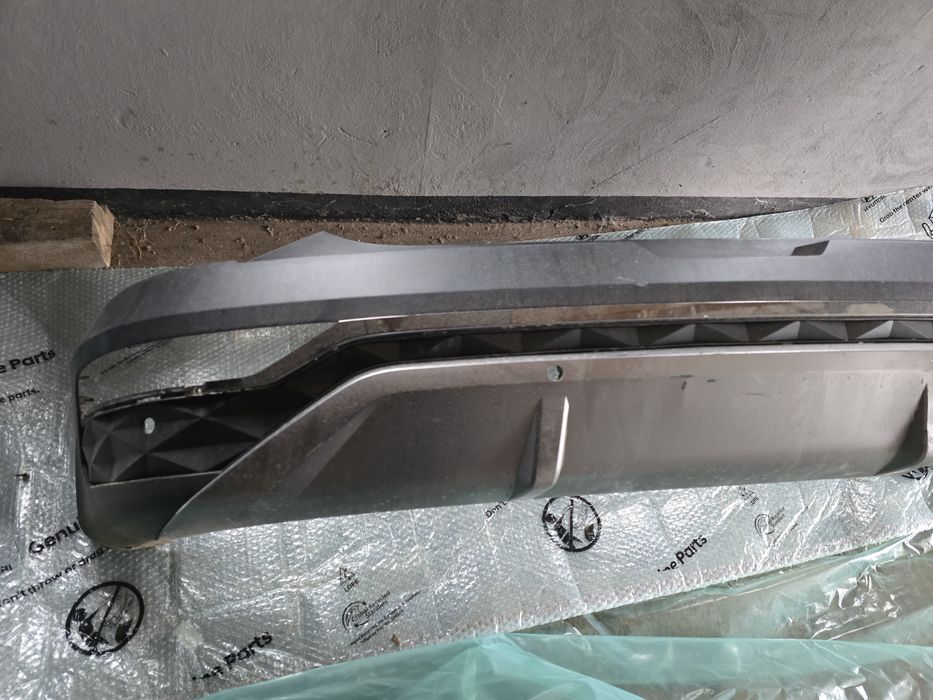 Бампер оригинал