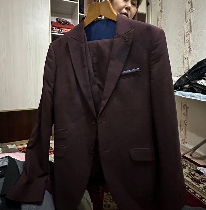 Продаю костюм 3-ка