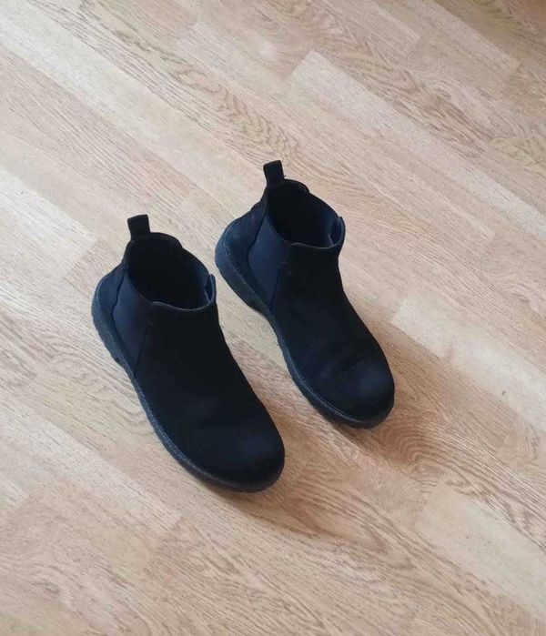ghete negre nr 39