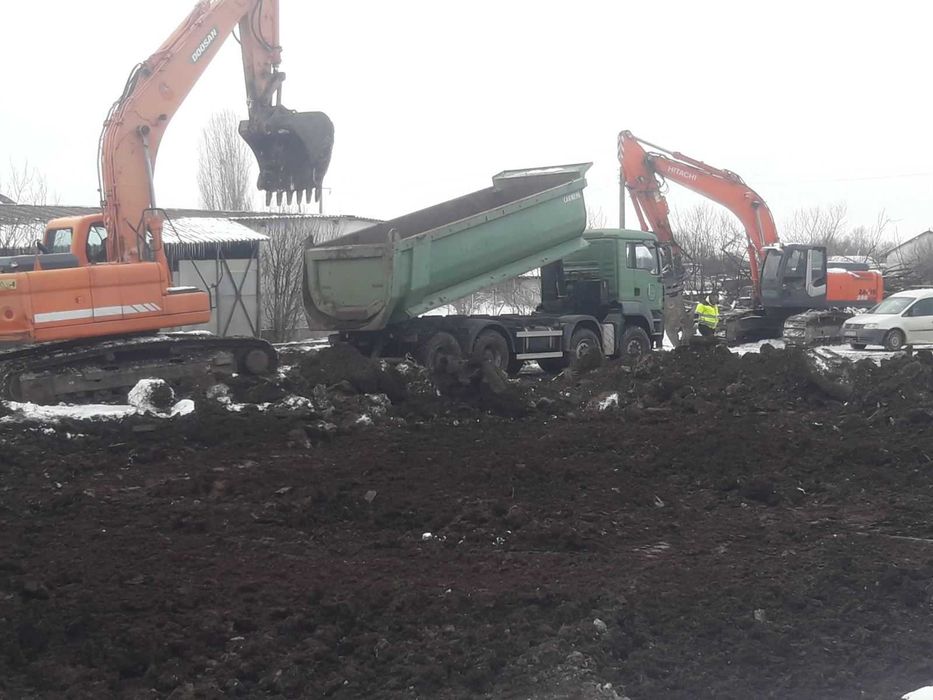 Услуги с багер, камиони