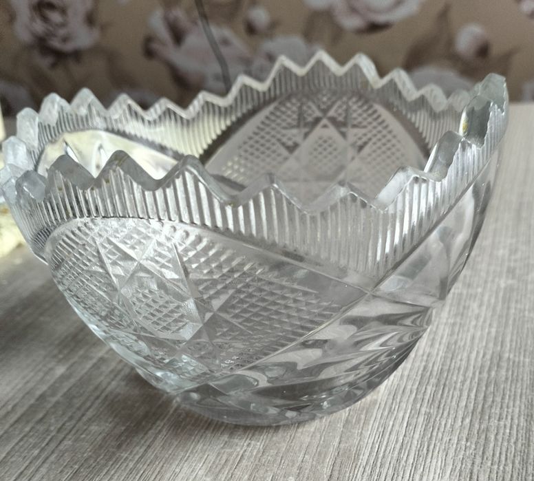 Продам хрустальные вазы