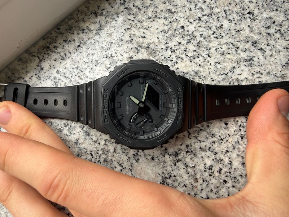 часовник Casio g-shock GA-2100
