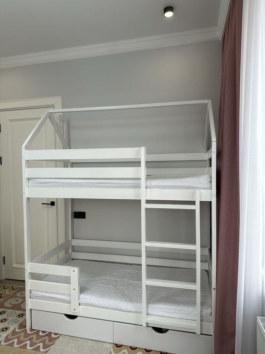 Кровать двухъярусная