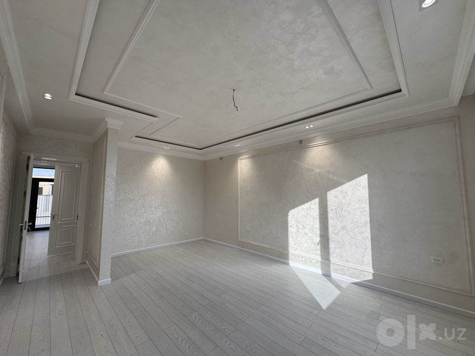 Циолковского | 400 м² | 3,2 сотки | бассейн