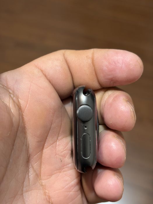 Продаются Apple Watch SE