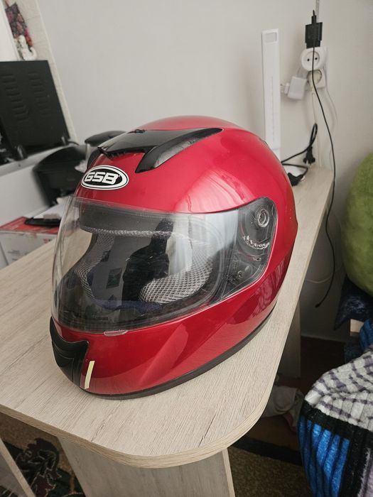 Продам мотошлем в хорошем состоянии..