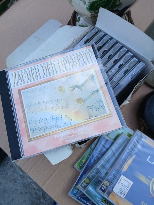Riglă de calcul/veioze și cd-uri cu muzică