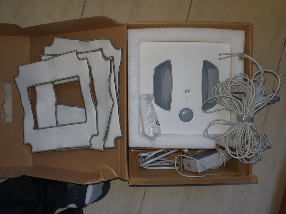 HIAOMI HUTT W55  Робот за миене на прозорци