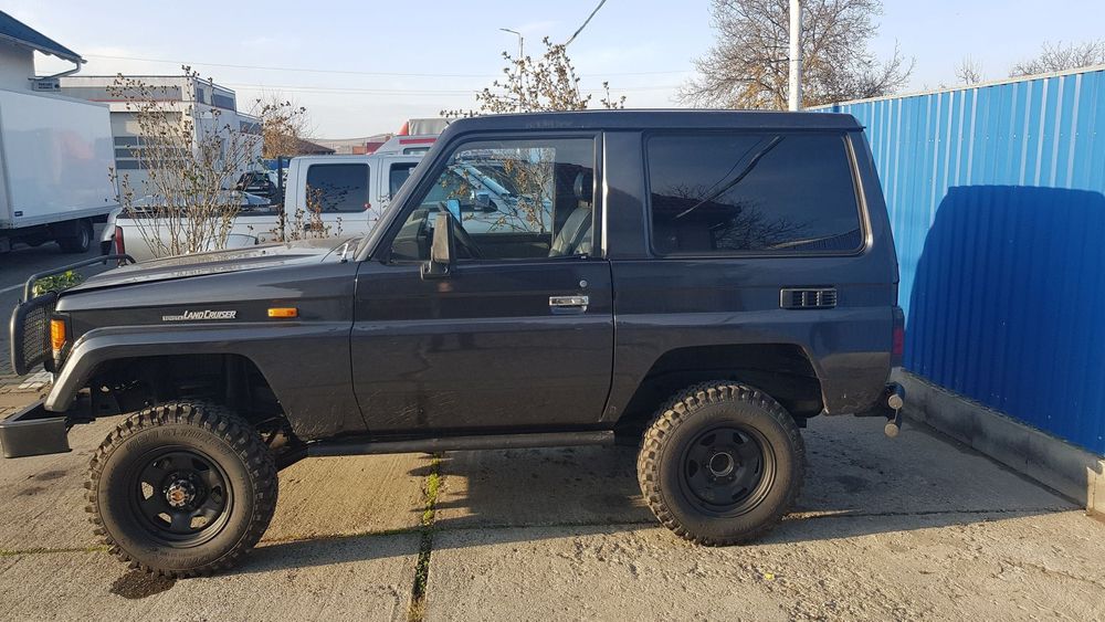 Vând Toyota Land Cruiser J7- fabricație 1986, complet restaurat!!