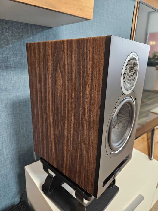 Тонколони ELAC Debut Reference DBR6.2