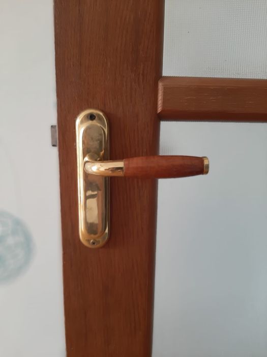 продам межкомнатную дверь