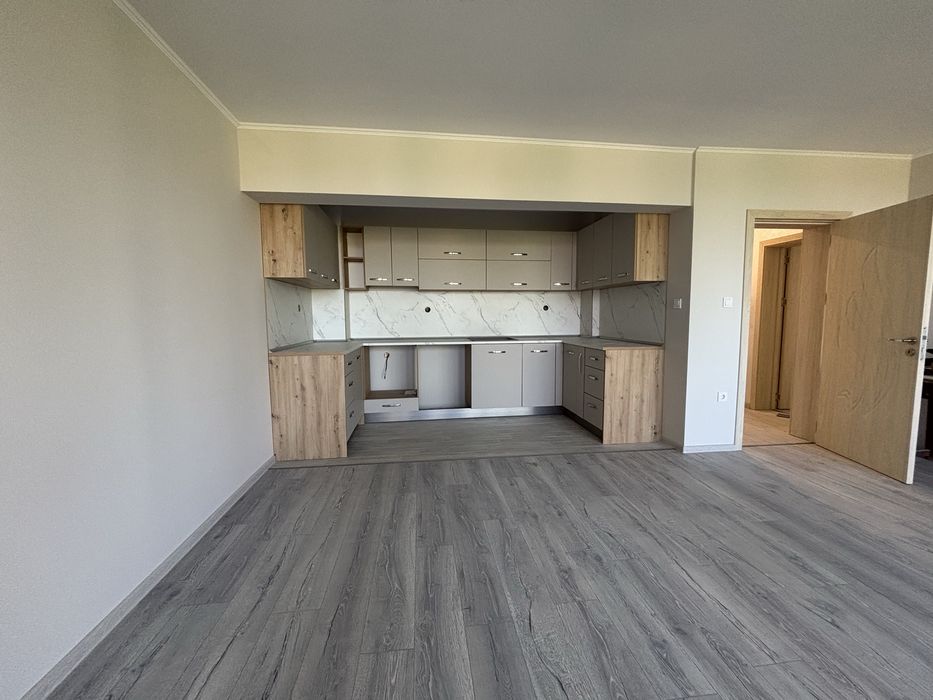 Продава се Тристаен апартамент в Габрово, Младост - 110 кв.м за 742 €/кв.м - Снимка #1