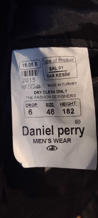 Vând costum nou la comanda made în Turcia+cămașa măr.l.xxl