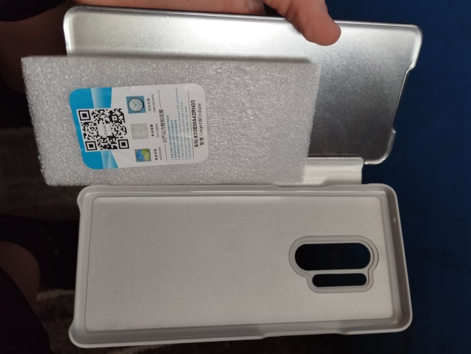 Чехол на телефон