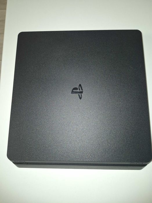 Playstation ps4 slim