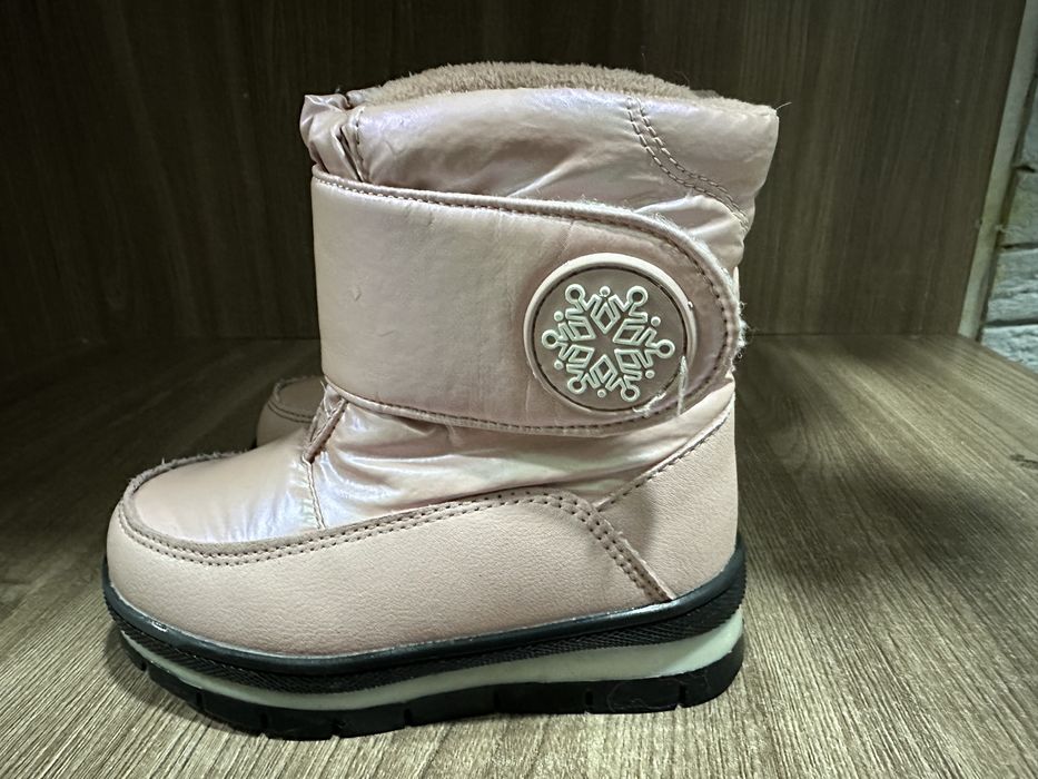 Продам сапожки зимние