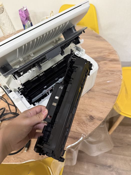 принтер HP LaserJet Pro MFP M28w