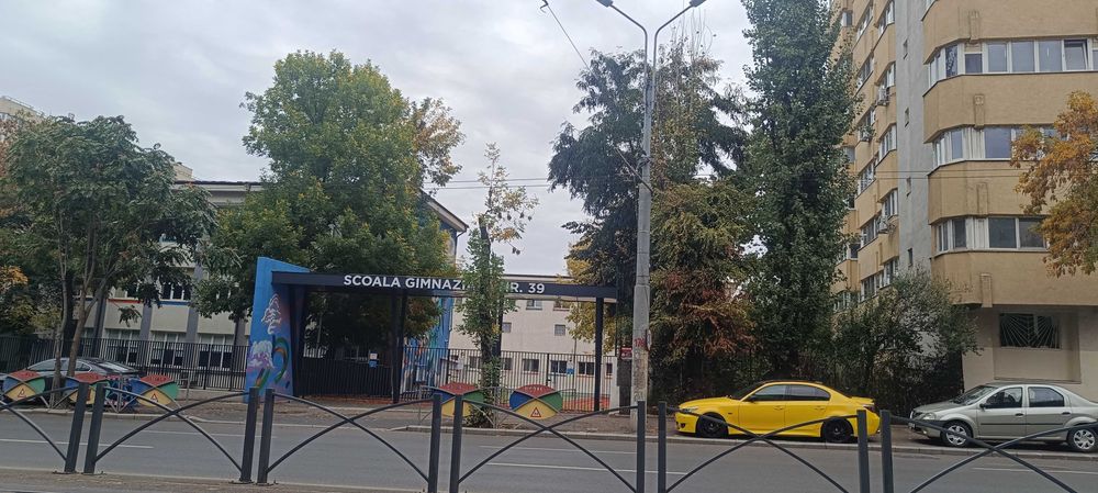 Sos Colentina Scoala 39  2camere mobilat /utilat bloc 1978 anvelopat