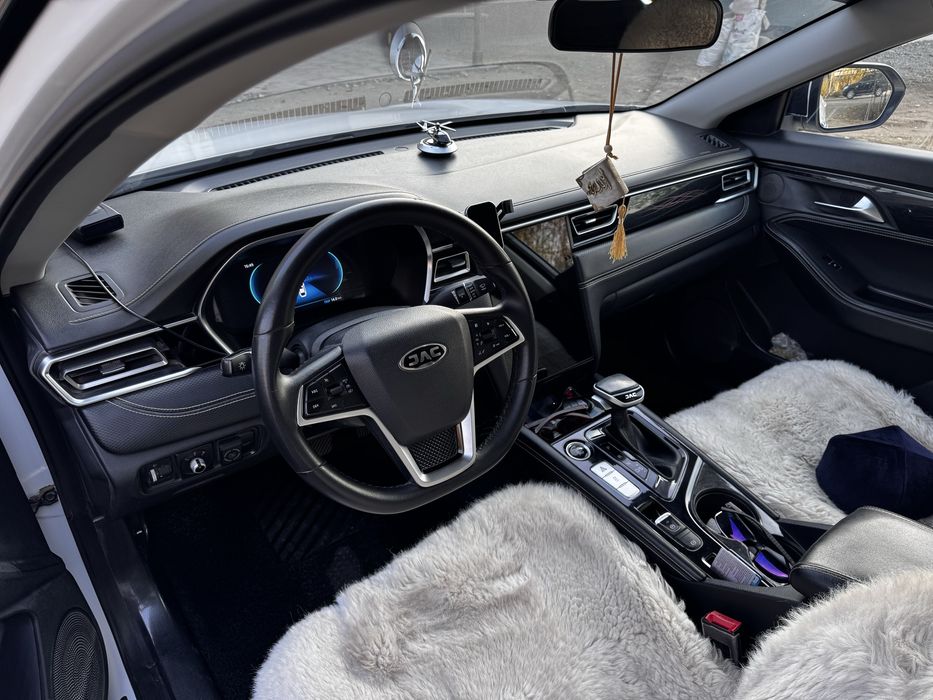 JAC J7 Full Pozitsiya