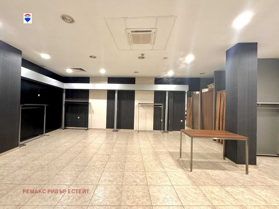 Дава се под наем Магазин в Русе, Център - 65 кв.м за 280.5 € - Снимка #4