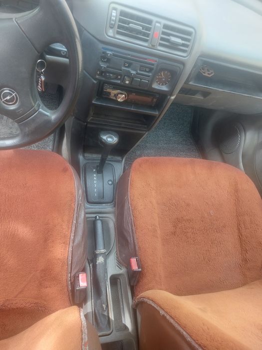 Opel Vectra 1990г