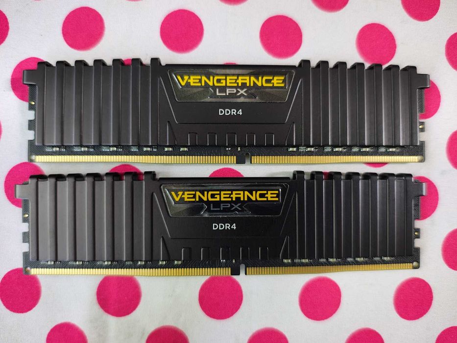 Memorie Corsair Vengeance LPX Black 64GB DDR4 (2x32 GB) 3200MHz.