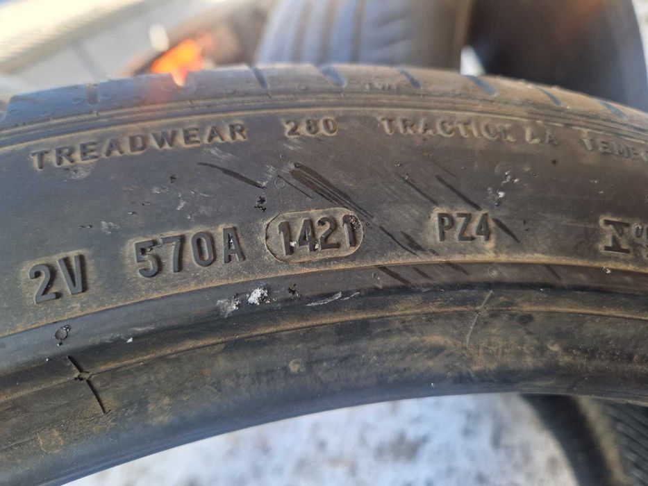2 Pirelli R23 325/30 Летни гуми  DOT1421