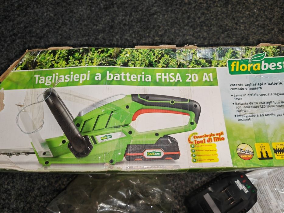 Foarfecă electrica de tuns gard viu florabest fhsa 20 a1