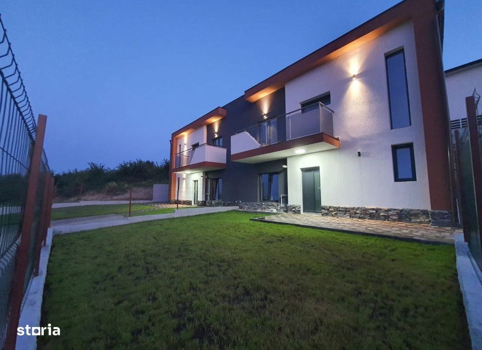 Apartament tip duplex,80mp+30mp teren+2 parcari-Valea AdancaCod:154680
