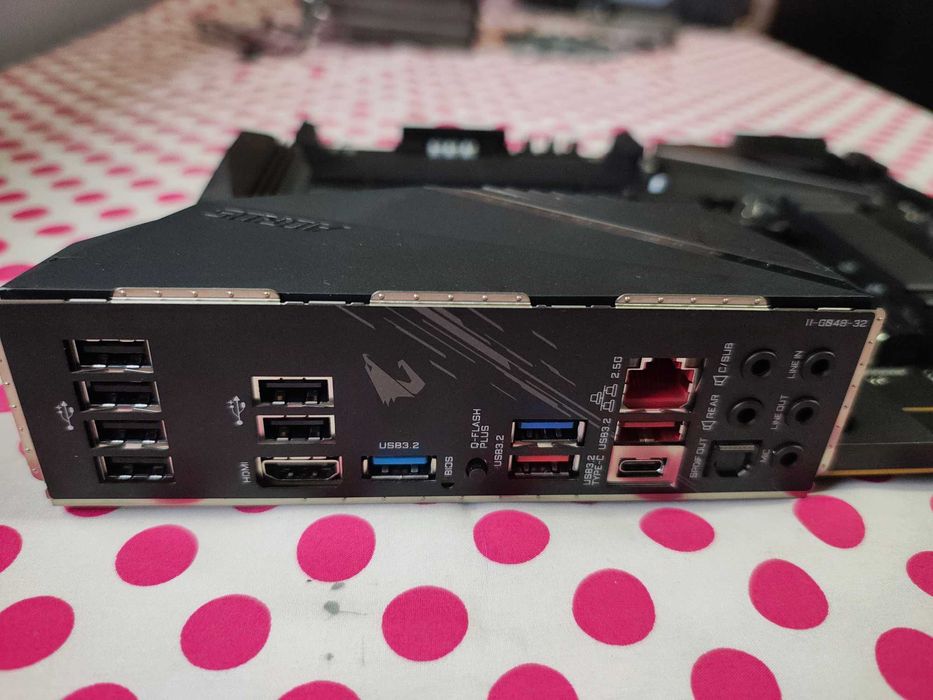 Placa de baza Gigabyte B550 Aorus PRO V2 socket AM4, Probleme.