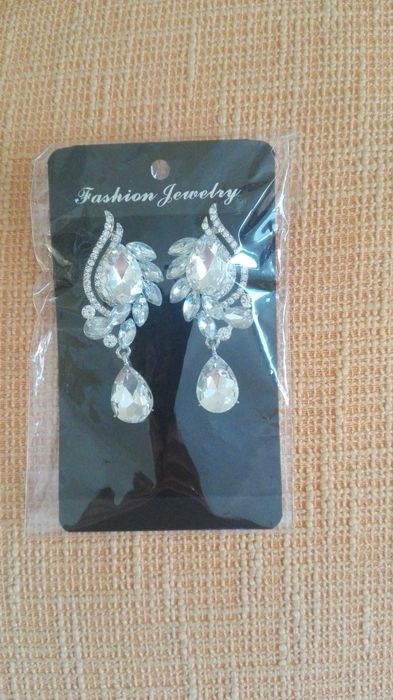 Аксесоари за сватбена /официална прическа (Диадема и обеци, фиби)