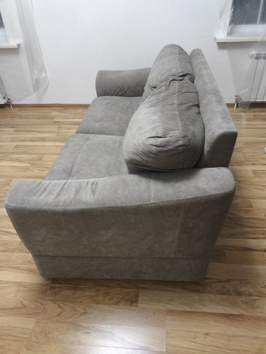 Продается диван.