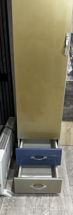 Продам пинал шкаф!!!