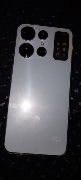 Китайски смартфон S24 Ultra