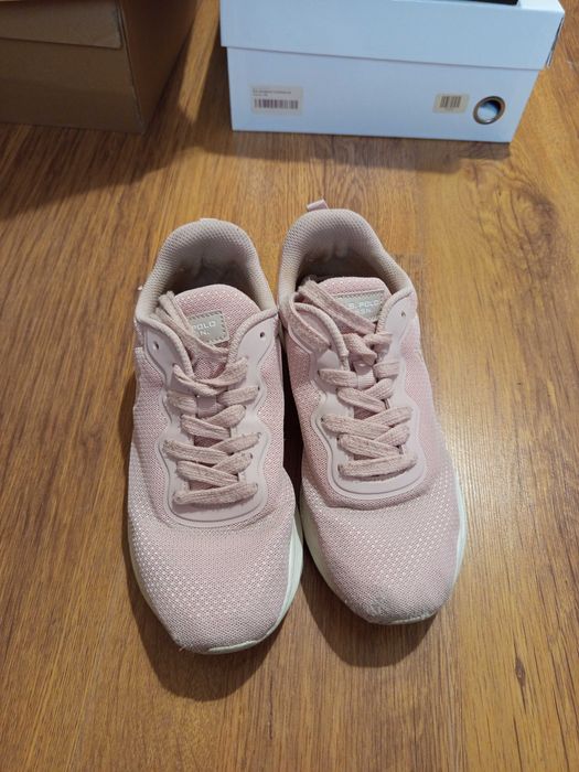 Дамски маратонки запазени