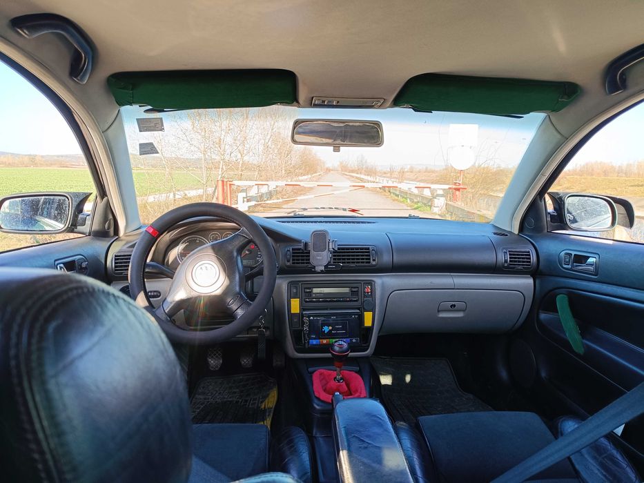 Vând volkswagen passat b5