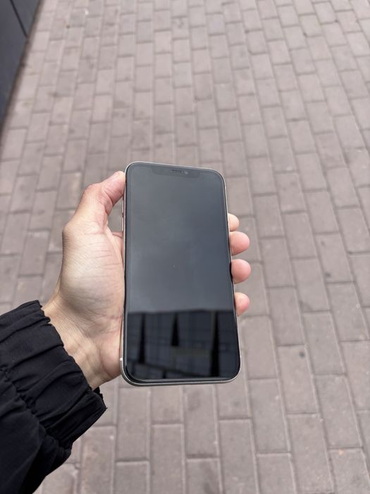 Продам айфон 11 64гб