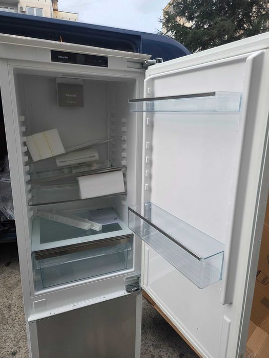 Хладилник за вграждане с фризер Miele kfn 7734 d