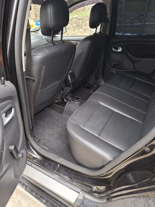 Vând  Dacia Duster