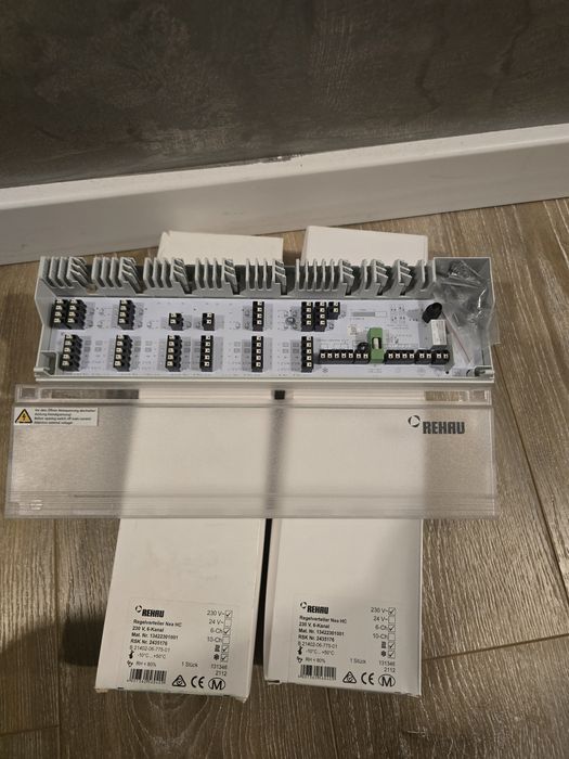 Regleta de cleme REHAU nea h 230 V, 6 canale