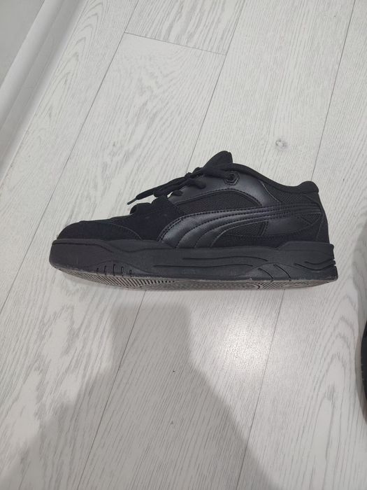 Продам кроссовки новые