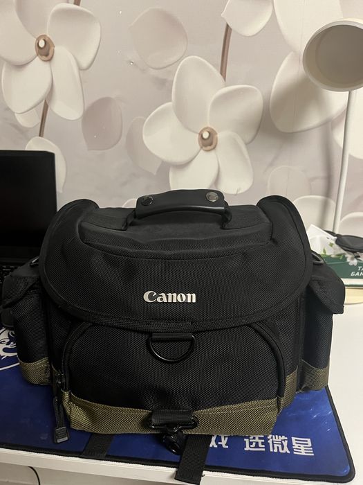 На продаже Canon EOS 600D полный комплект
