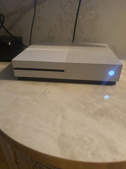 Продаю xbox one s