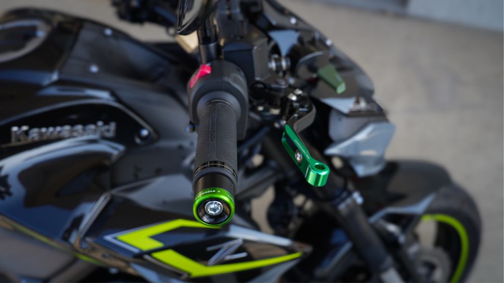 Kawasaki Z900 2024 negru verde