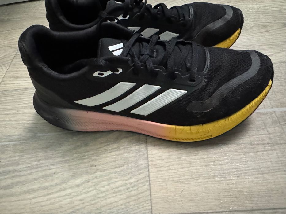 Предлагам маратонки Adidas Runfalcon