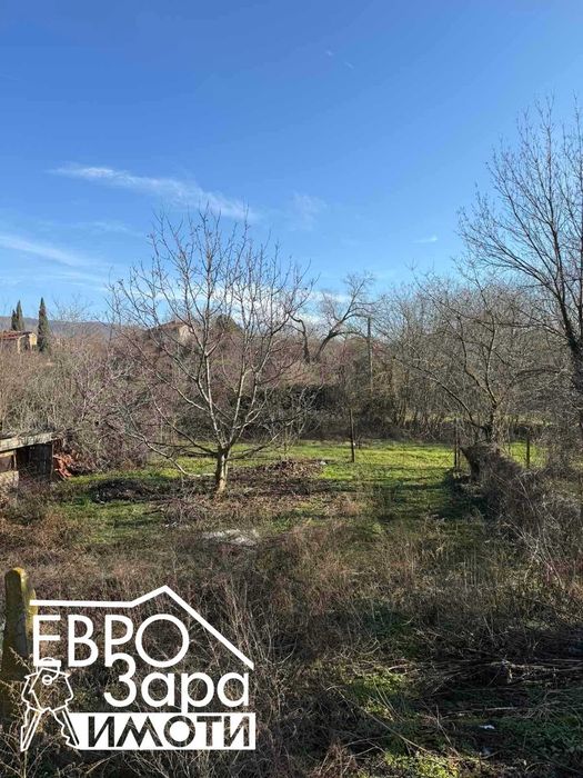 Двуетажна масивна къща за продажба в Центъра на село Колена